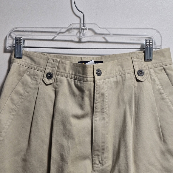 Vintage Lizsport Women's Classic Tan Bermuda Shorts - Picture 2 of 6